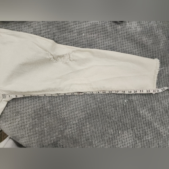 Sincerely Jules Cream High Rise Distressed Jeans size 11/30 EUC LIKE NEW - Picture 9 of 11